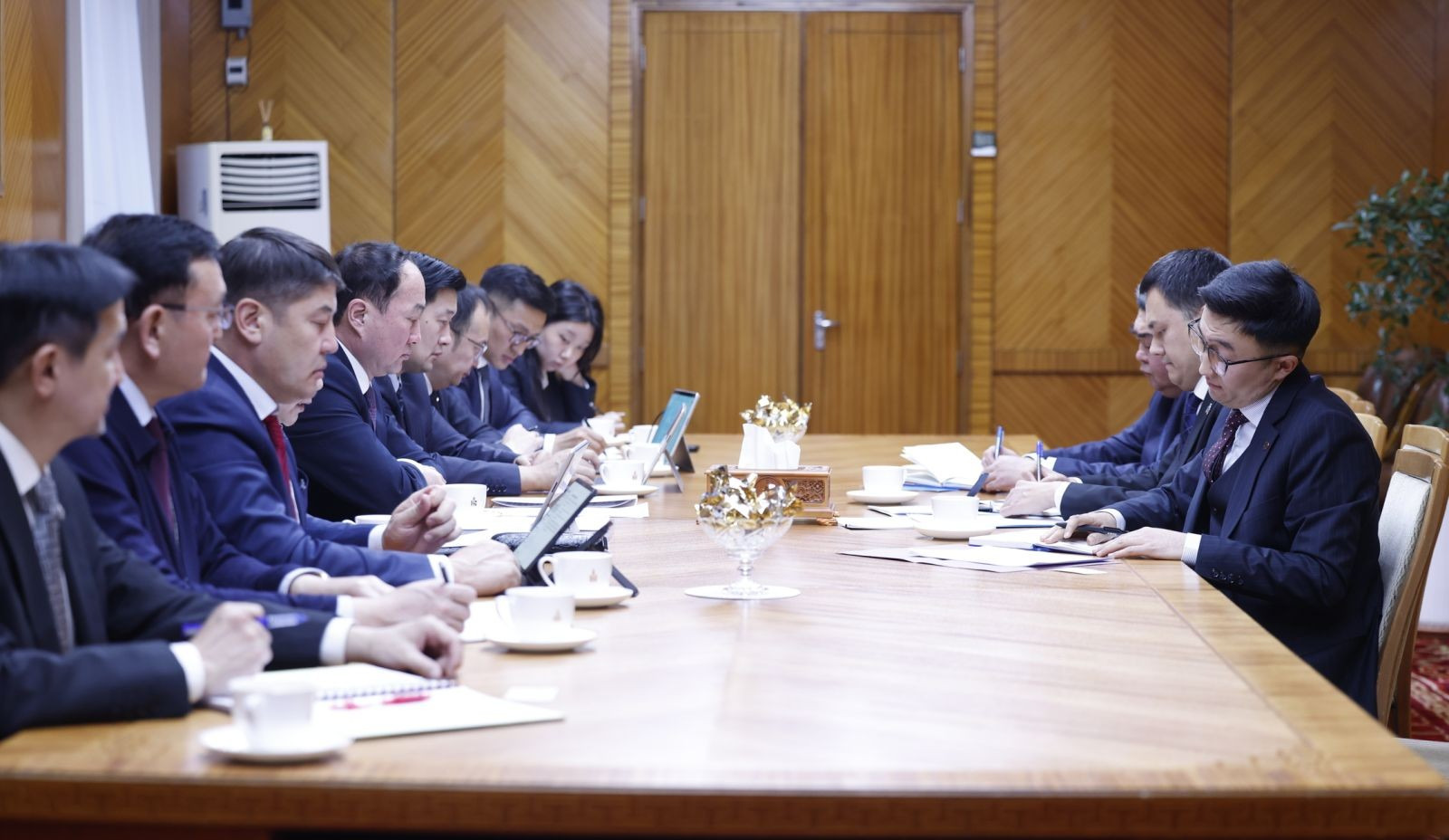 Казакстан Улсын Элчин сайд Алмас Сейтакыновыг хүлээн авч уулзлаа